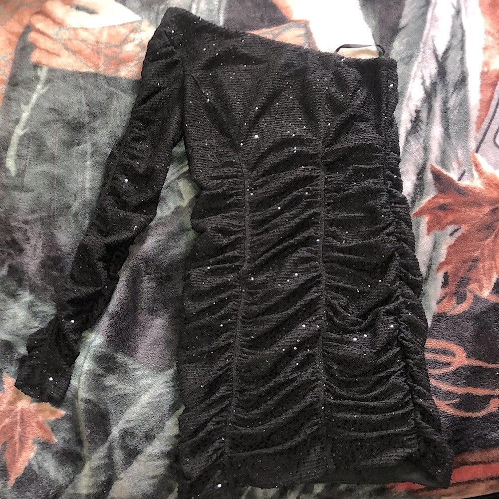 One sleeve dress